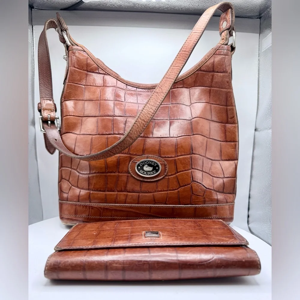 Vintage Dooney & Bourke Brown Croco Embossed Leather Hobo Bag + Wallet USA - Picture 2 of 16
